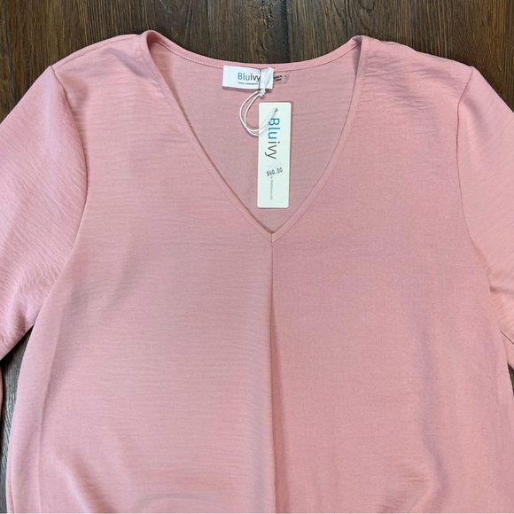 COPY - 🆕 BluIvy pink bell sleeve blouse SZ MED - Picture 2 of 4